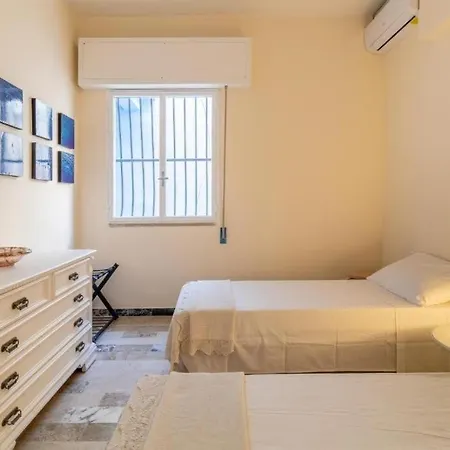 Piccola Pomelia Apartment